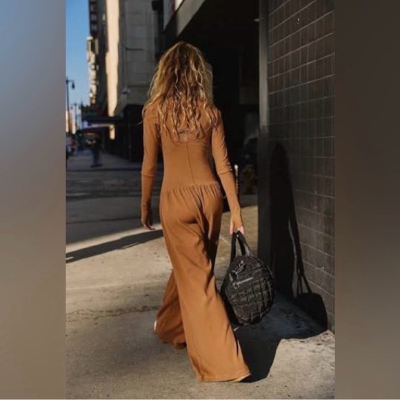 FP Movement by FREE PEOPLE Hot Shot Wide leg onesie in Camel -S NWT - Picture 3 of 4